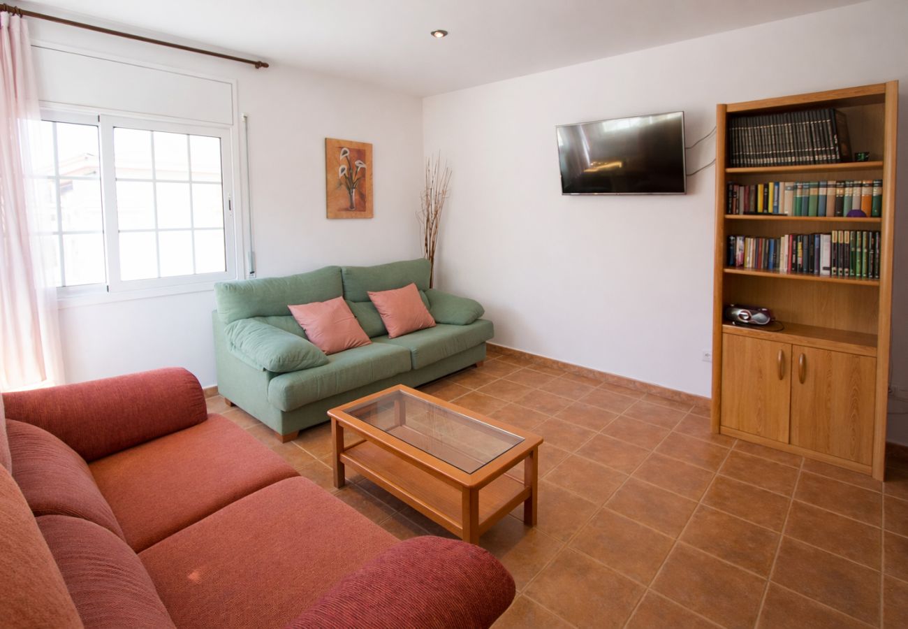Villa in Sils - Tranquil Costa Brava Retreat with private suite!