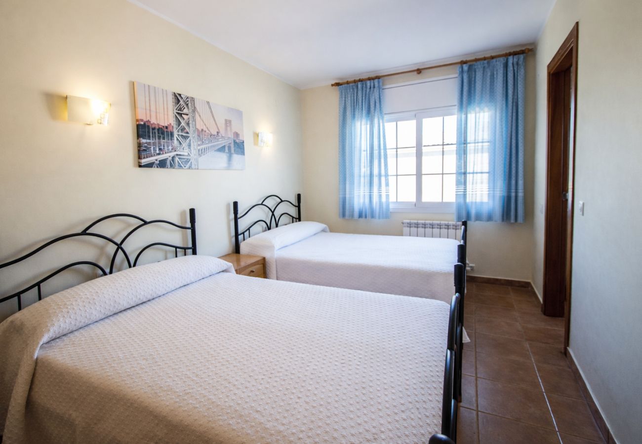 Villa in Sils - Tranquil Costa Brava Retreat with private suite!