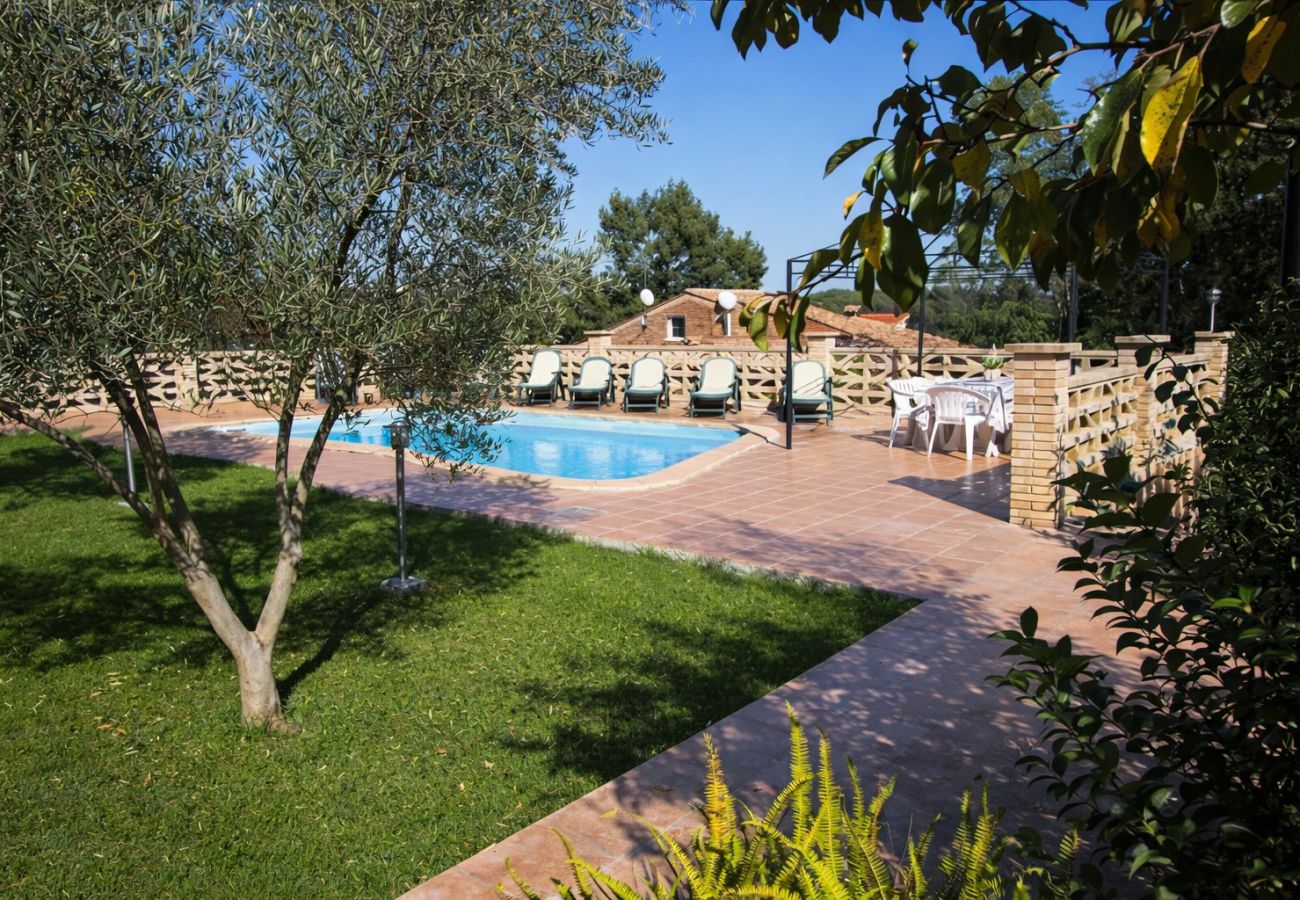 Villa in Sils - Tranquil Costa Brava Retreat with private suite!