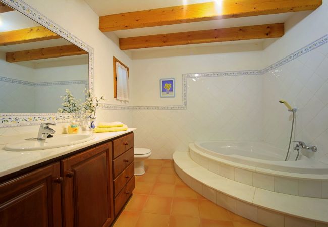 Villa in Pollensa / Pollença -  Charming villa w/ pool walking distance to beach!