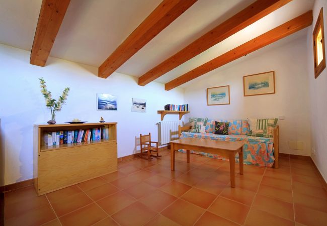 Villa in Pollensa / Pollença -  Charming villa w/ pool walking distance to beach!