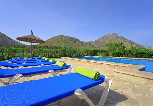 Villa in Pollensa / Pollença -  Charming villa w/ pool walking distance to beach!