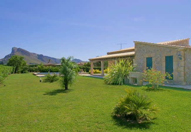 Villa in Pollensa / Pollença -  Charming villa w/ pool walking distance to beach!