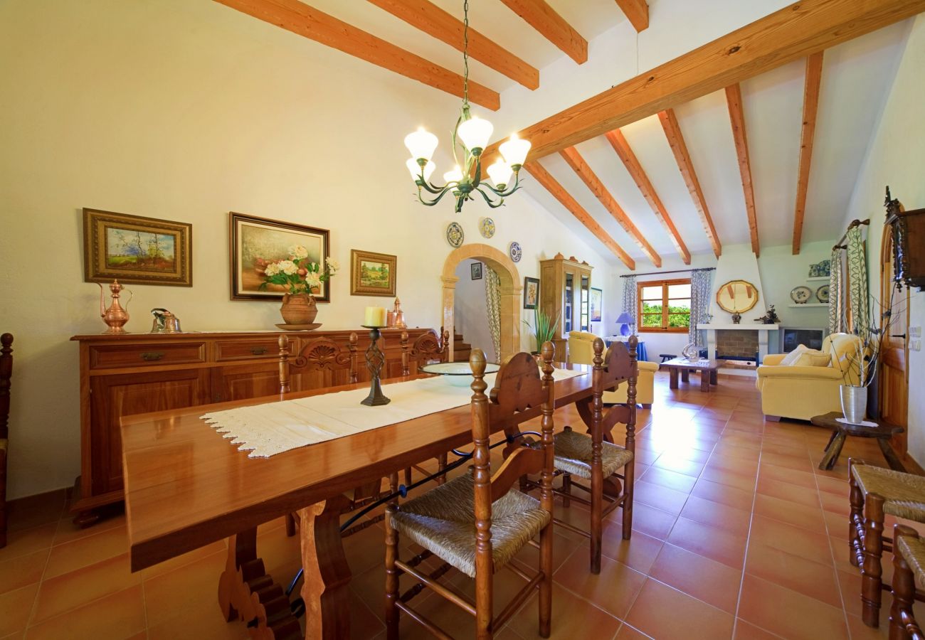 Villa in Pollensa / Pollença -  Charming villa w/ pool walking distance to beach!