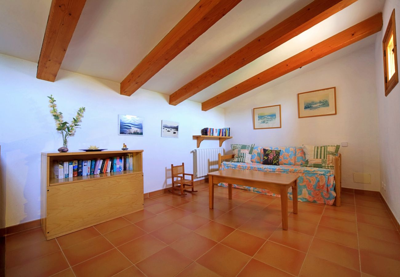 Villa in Pollensa / Pollença -  Charming villa w/ pool walking distance to beach!