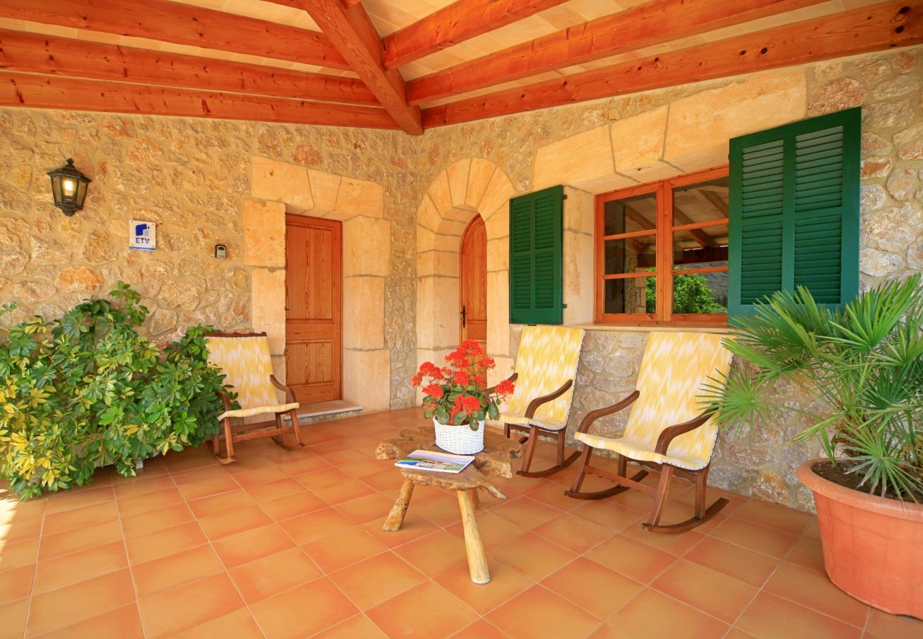 Villa in Pollensa / Pollença -  Charming villa w/ pool walking distance to beach!