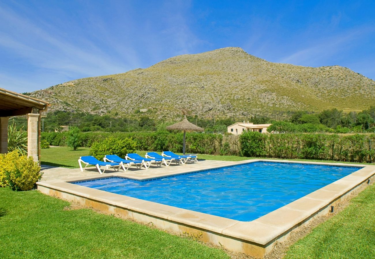 Villa in Pollensa / Pollença -  Charming villa w/ pool walking distance to beach!