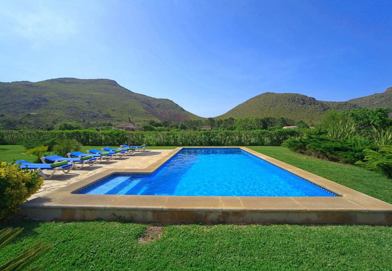 Villa in Pollensa / Pollença -  Charming villa w/ pool walking distance to beach!