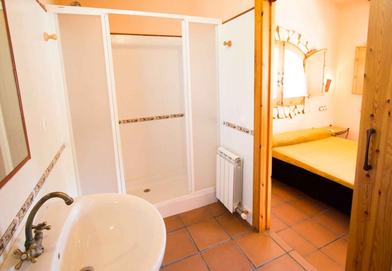 Villa in La Riera de Gaià - Rural Costa Dorada for 26 - 10km to beach!