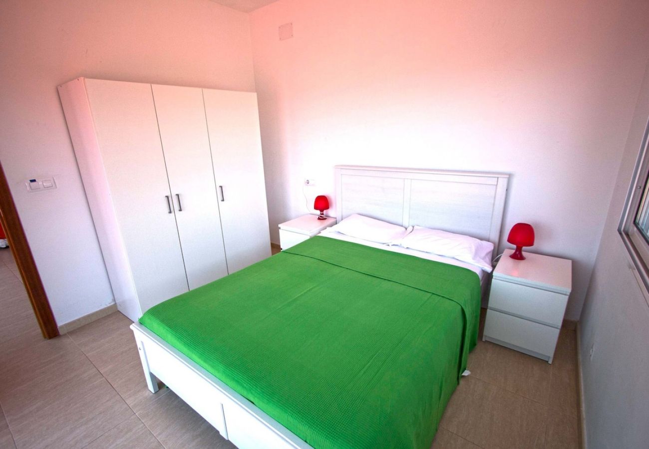 Villa in Lloret de Mar - Fun and Frolic in Lloret del Mar 3.5km to beach!