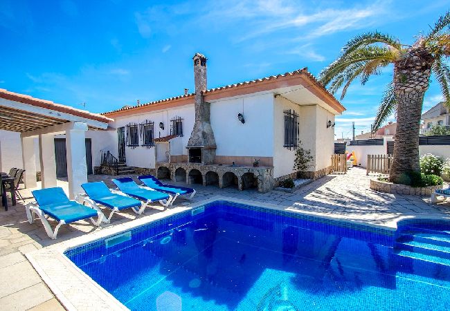 Villa/Dettached house in Miami Playa - Beach Vibes Villa less than 1km to town and sea!