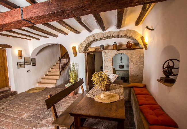 Villa in La Bisbal del Penedés - Captivating Villa in the Vineyards close to Sitges Villa in La Bisbal del Penedés - Captivating Villa in the Vineyards close to Sitges