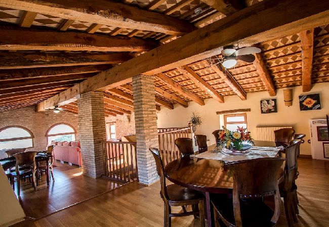 Villa in La Bisbal del Penedés - Captivating Villa in the Vineyards close to Sitges Villa in La Bisbal del Penedés - Captivating Villa in the Vineyards close to Sitges