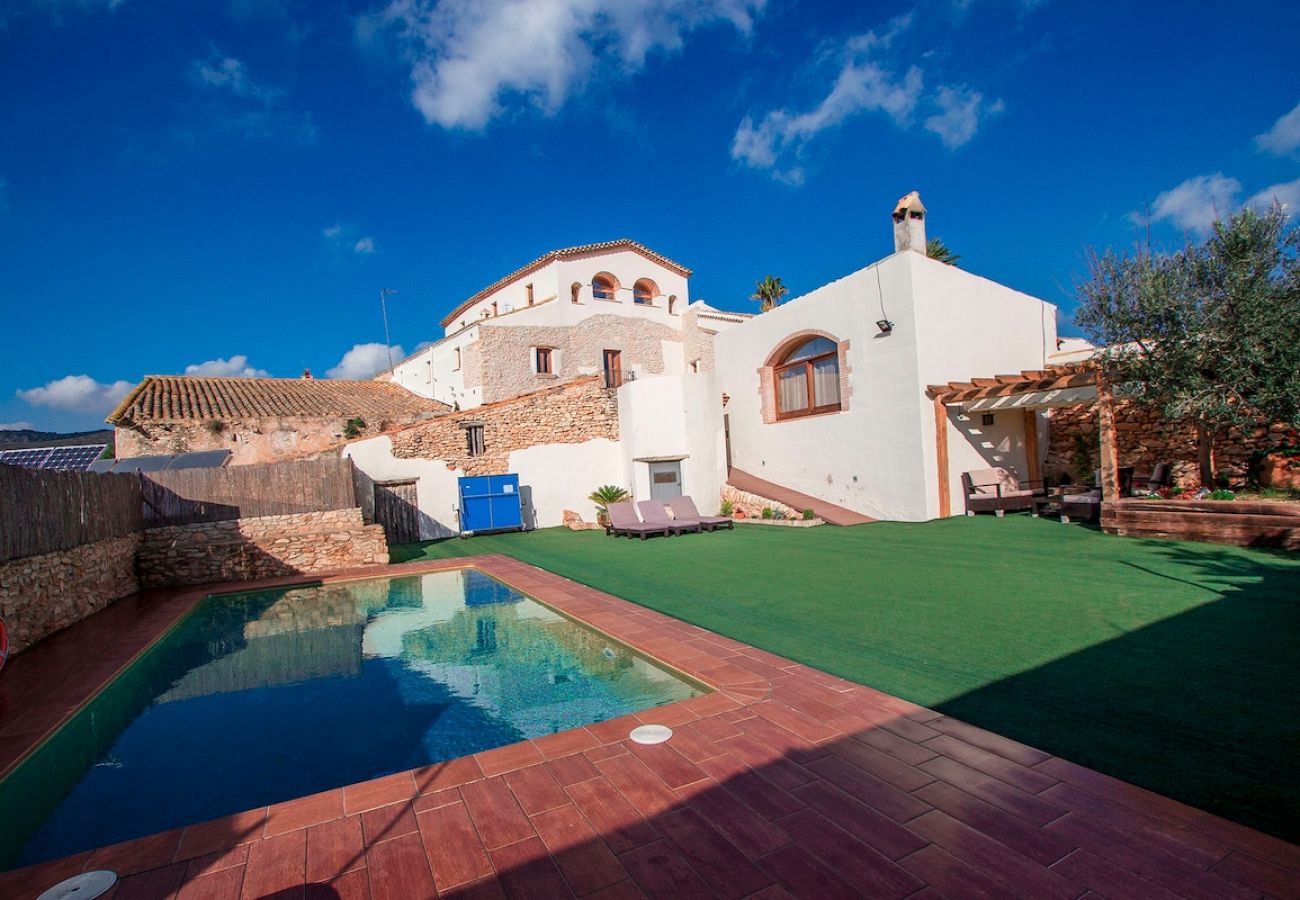 Villa in La Bisbal del Penedés - Captivating Villa in the Vineyards close to Sitges