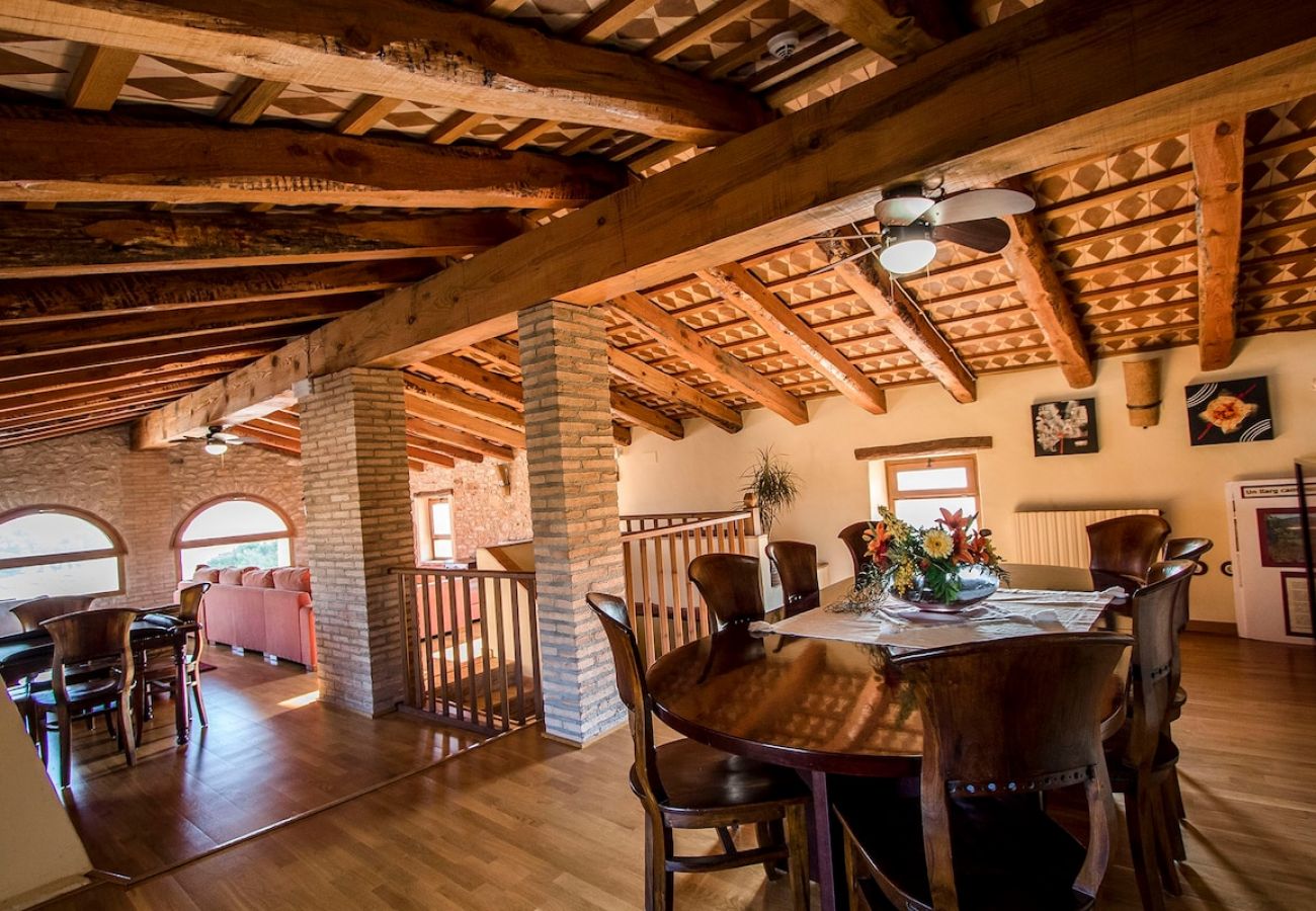 Villa in La Bisbal del Penedés - Captivating Villa in the Vineyards close to Sitges