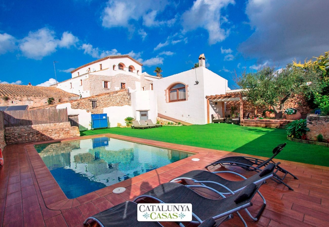 Villa in La Bisbal del Penedés - Captivating Villa in the Vineyards close to Sitges