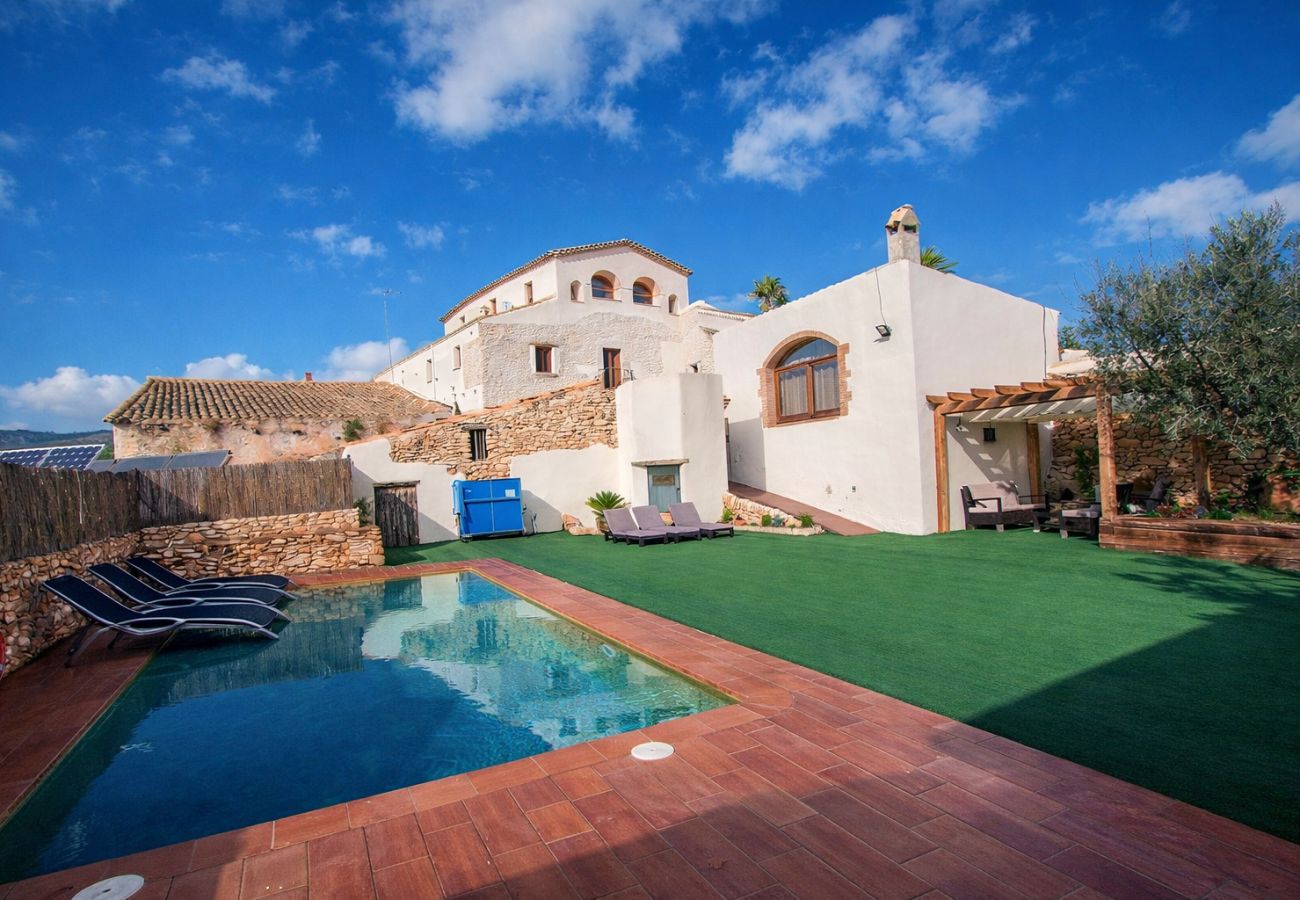 Villa in La Bisbal del Penedés - Captivating Villa in the Vineyards close to Sitges