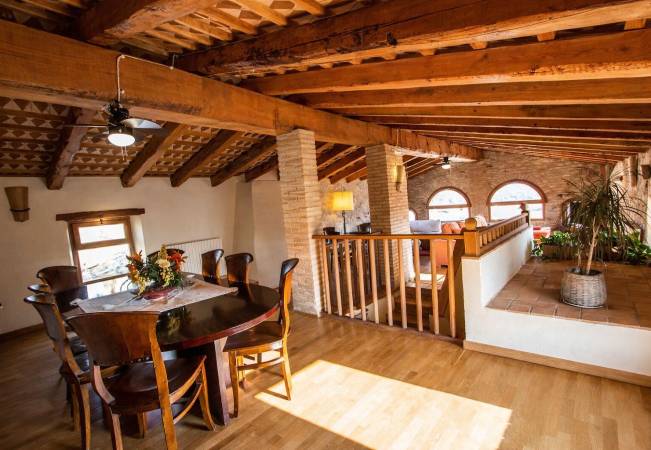 Villa in La Bisbal del Penedés - Captivating Villa in the Vineyards close to Sitges