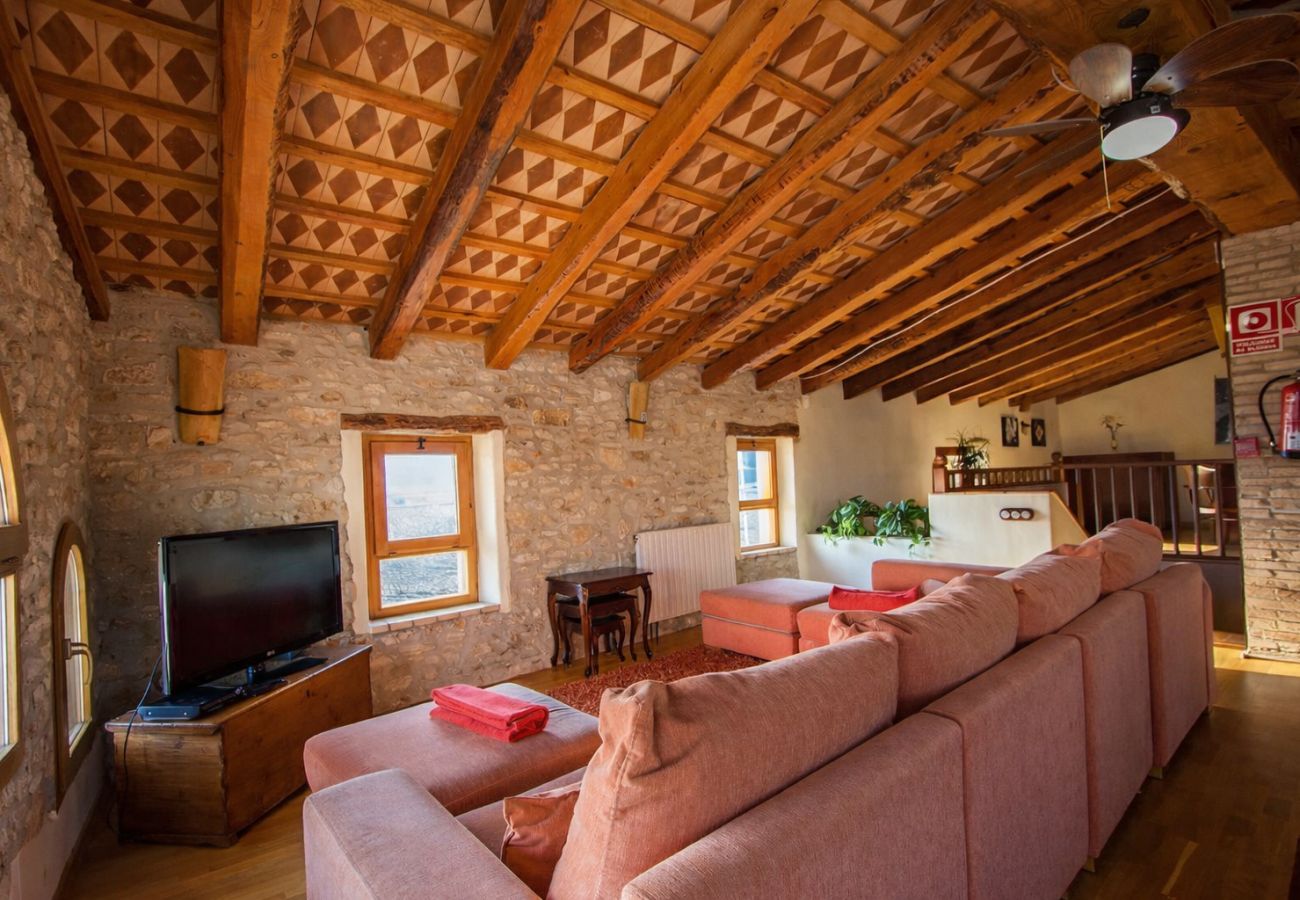 Villa in La Bisbal del Penedés - Captivating Villa in the Vineyards close to Sitges