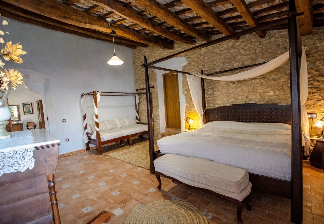 Villa in La Bisbal del Penedés - Captivating Villa in the Vineyards close to Sitges