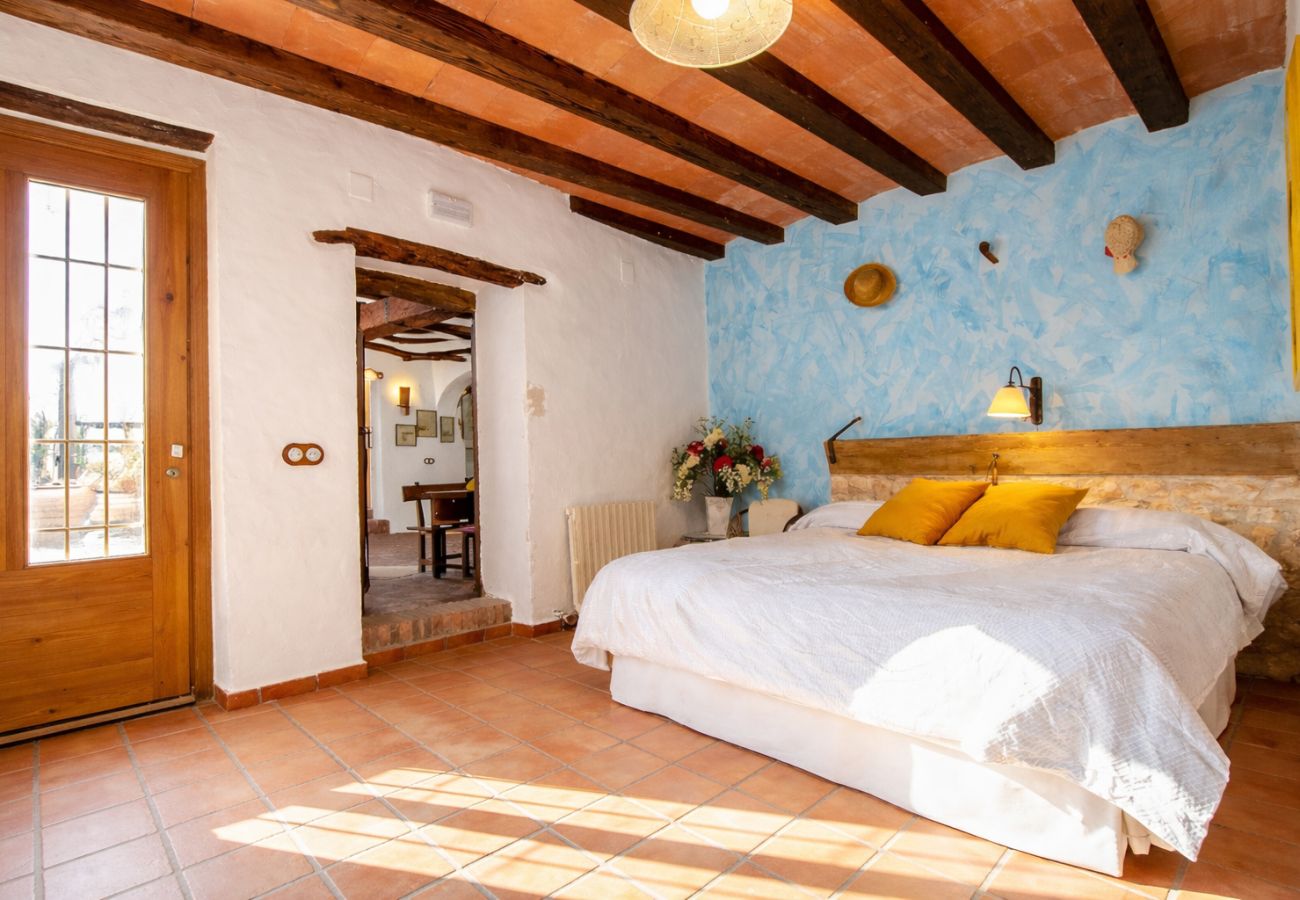 Villa in La Bisbal del Penedés - Captivating Villa in the Vineyards close to Sitges