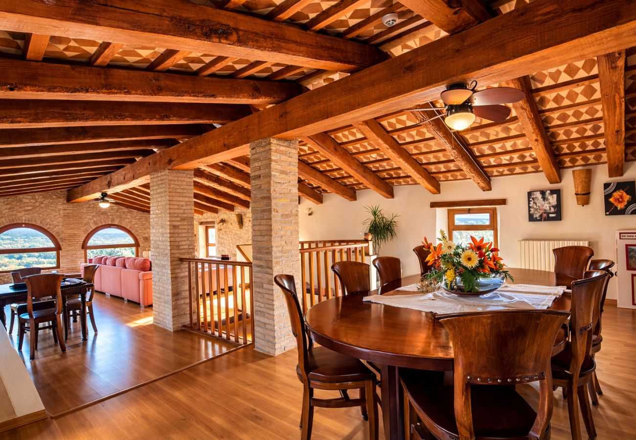 Villa in La Bisbal del Penedés - Captivating Villa in the Vineyards close to Sitges