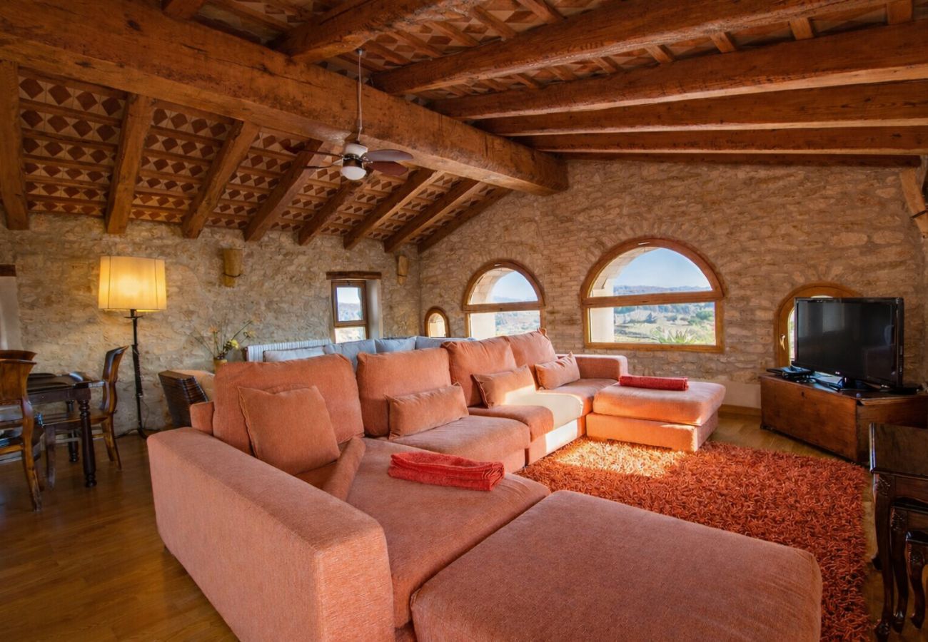 Villa in La Bisbal del Penedés - Captivating Villa in the Vineyards close to Sitges