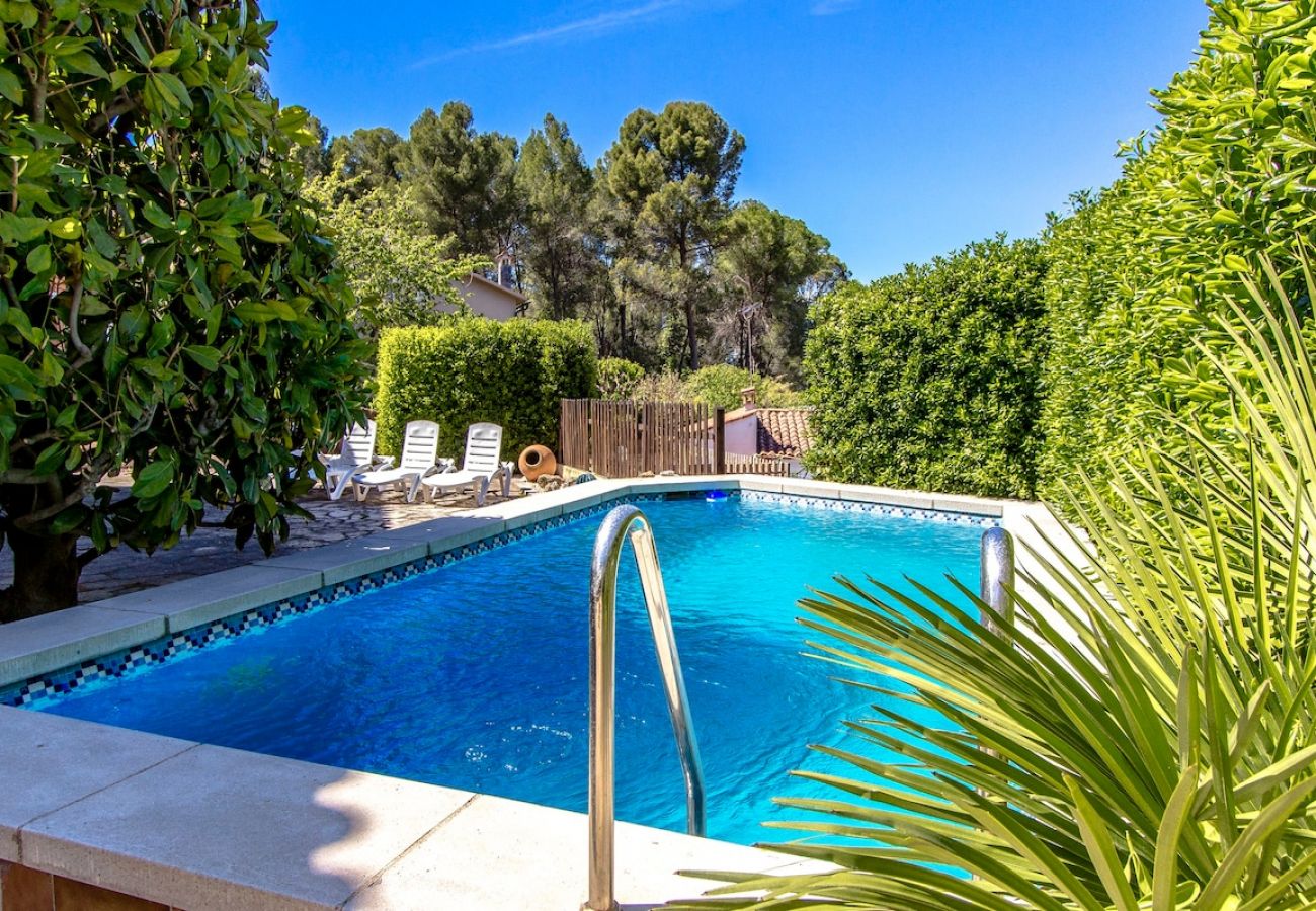 Villa in Sant Cugat del Vallès - Super Sant Cugat with swimming pool just 15 km from Barcelona!