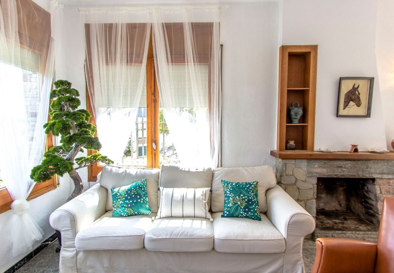Villa in Sant Cugat del Vallès - Super Sant Cugat with swimming pool just 15 km from Barcelona!
