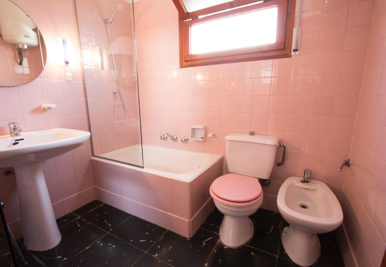 Villa in Sant Cugat del Vallès - Super Sant Cugat with swimming pool just 15 km from Barcelona!