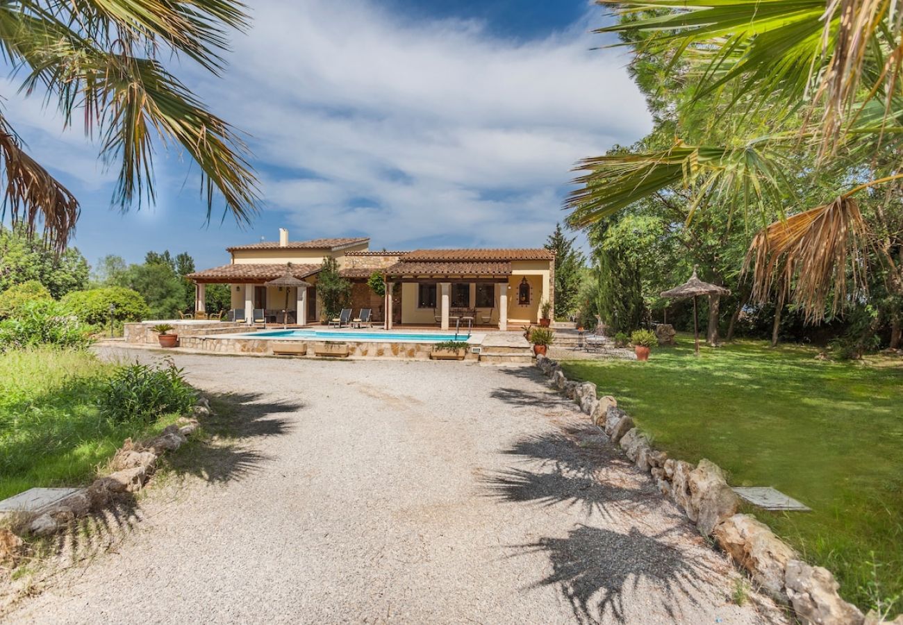 Villa in Palma de Mallorca - Incredible Villa 10 min from old town Pollensa!