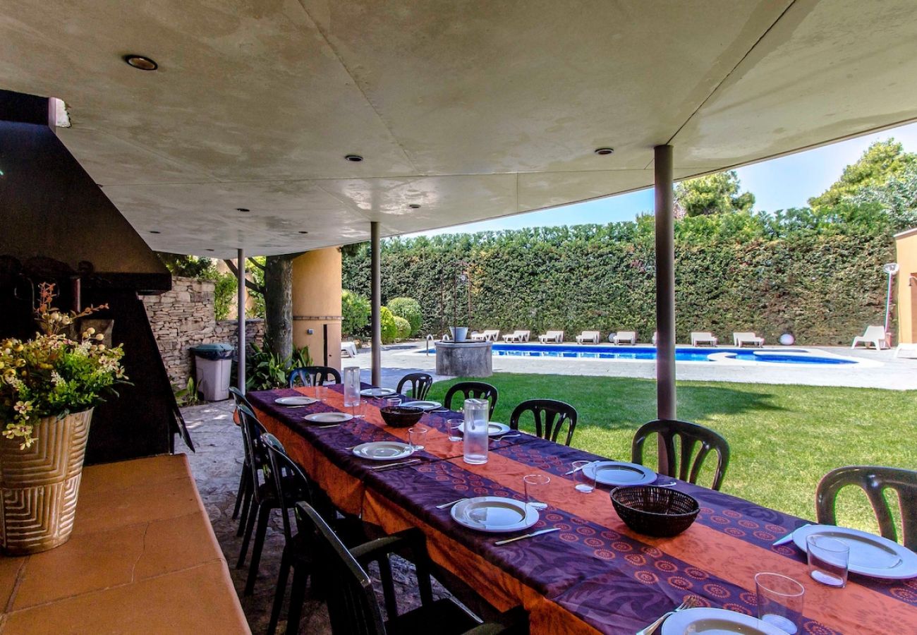 Villa in Sant Ramon - Stylish Villa for 27 in Catalonian countryside!