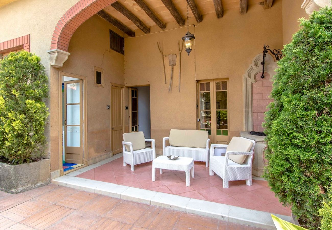 Villa in Sant Ramon - Stylish Villa for 27 in Catalonian countryside!