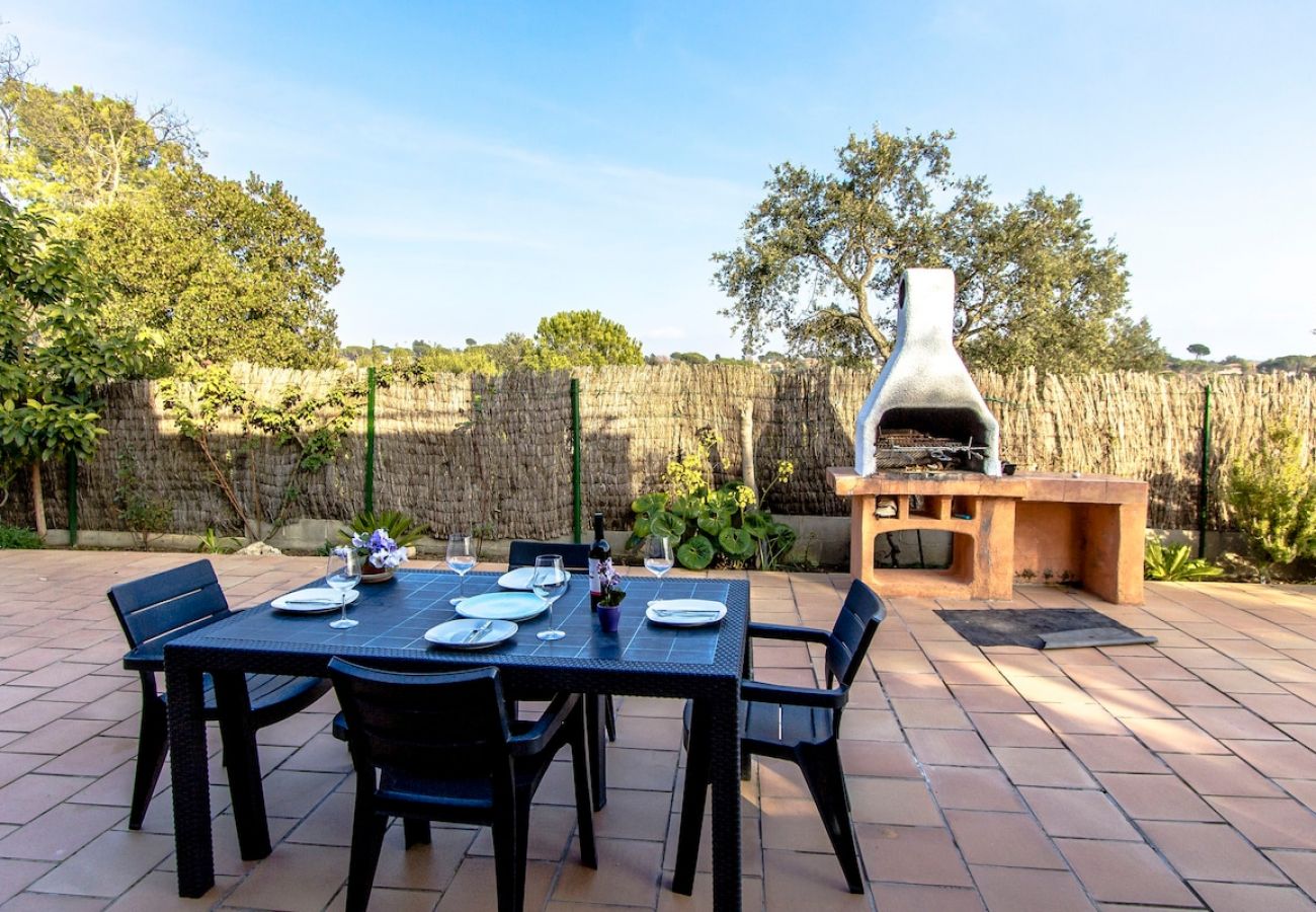 Villa in Sils - Costa Brava Relax and Recharge 20km from beach!