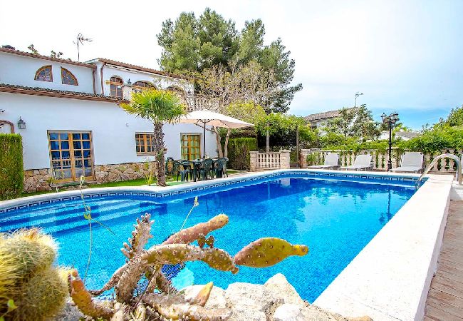 Castellet i la Gornal - Villa