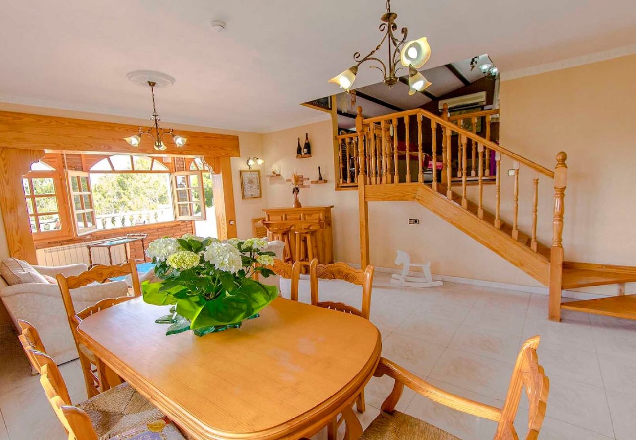 Villa in Castellet i la Gornal - Enticing Elegance - 10min to Costa Dorada beaches!