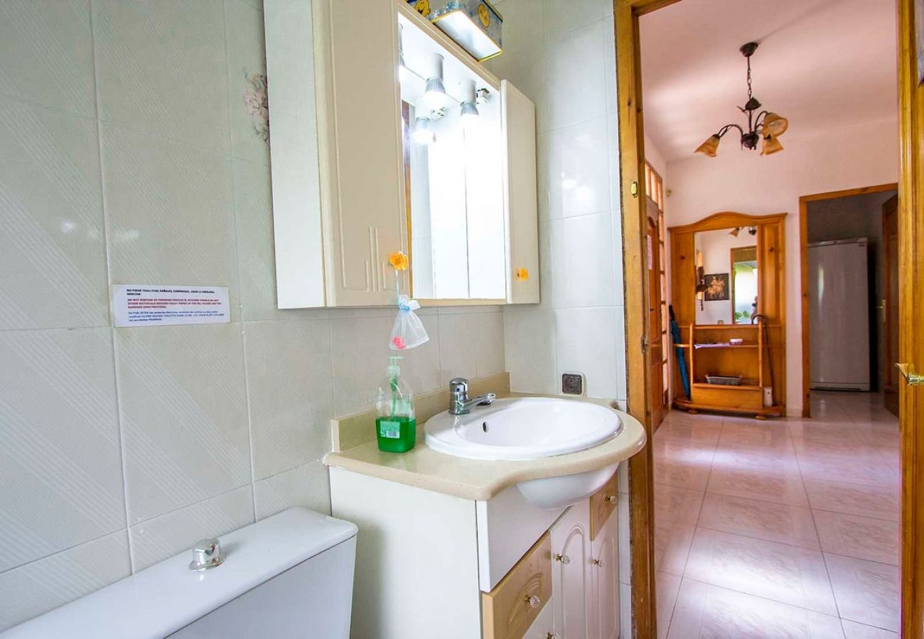 Villa in Castellet i la Gornal - Enticing Elegance - 10min to Costa Dorada beaches!