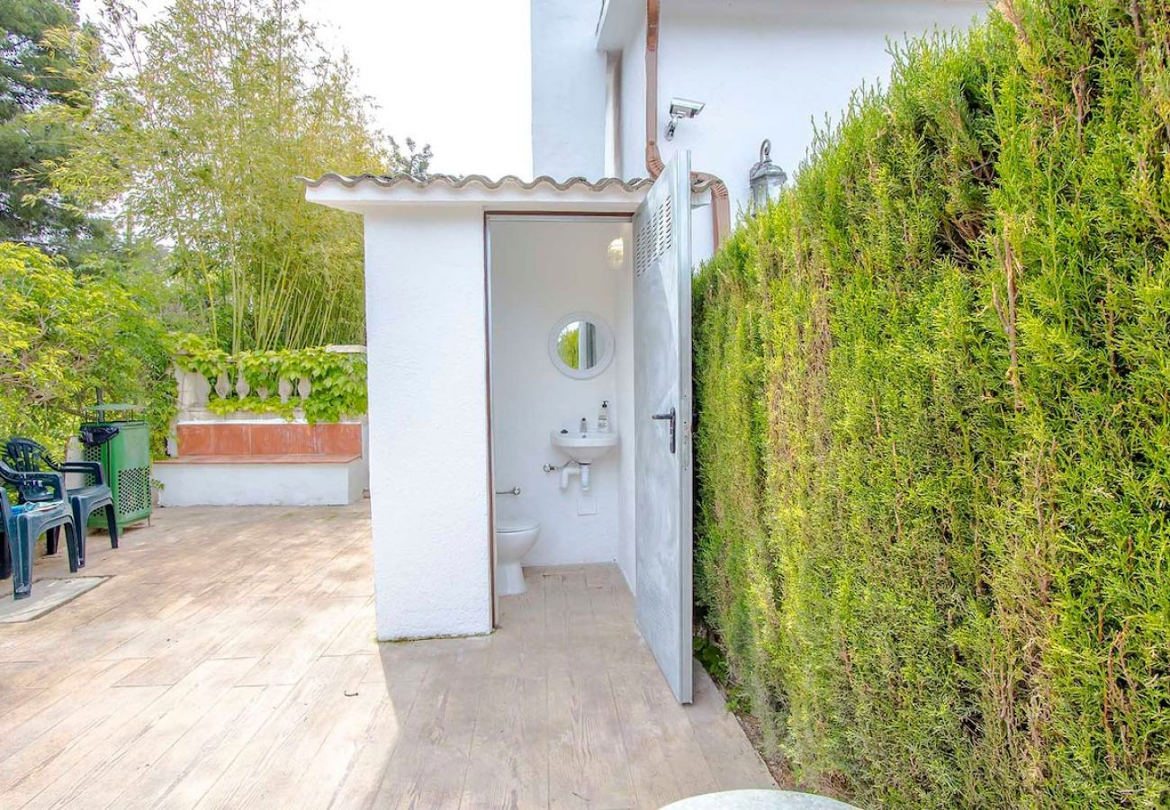 Villa in Castellet i la Gornal - Enticing Elegance - 10min to Costa Dorada beaches!