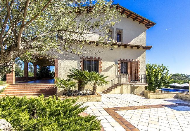 Villa in Sant Pere de Vilamajor - Nature and Tranquility for 24 pax - 30km to beach Villa in Sant Pere de Vilamajor - Nature and Tranquility for 24 pax - 30km to beach