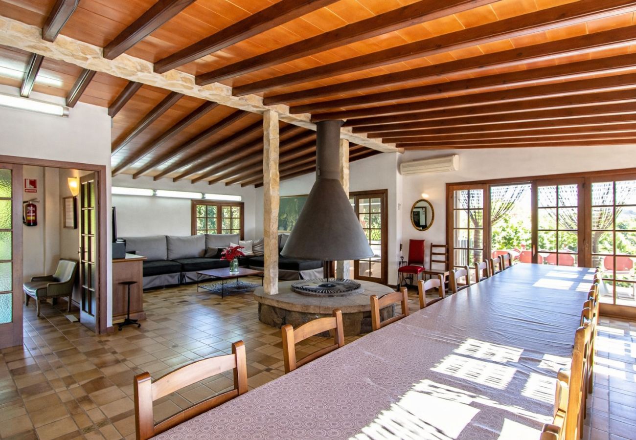 Villa in Sant Pere de Vilamajor - Nature and Tranquility for 24 pax - 30km to beach