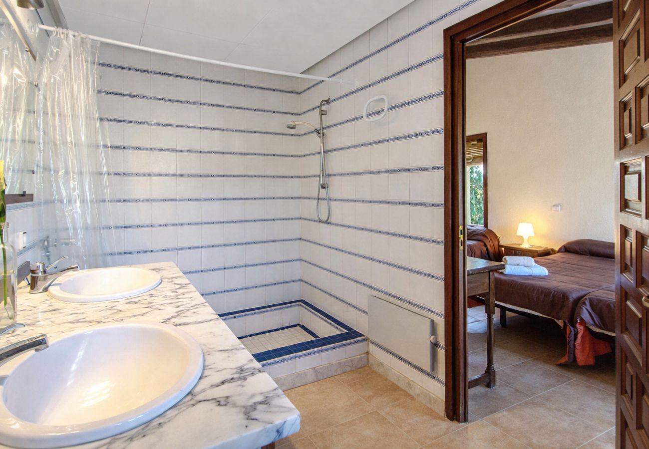 Villa in Sant Pere de Vilamajor - Nature and Tranquility for 24 pax - 30km to beach