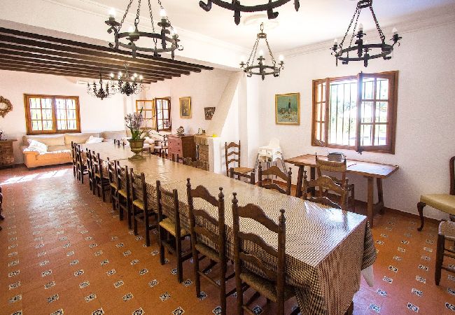 Villa in Gerona/Girona - Saucy Chateau for 24 pax - close to Blanes!  Villa in Gerona/Girona - Saucy Chateau for 24 pax - close to Blanes!