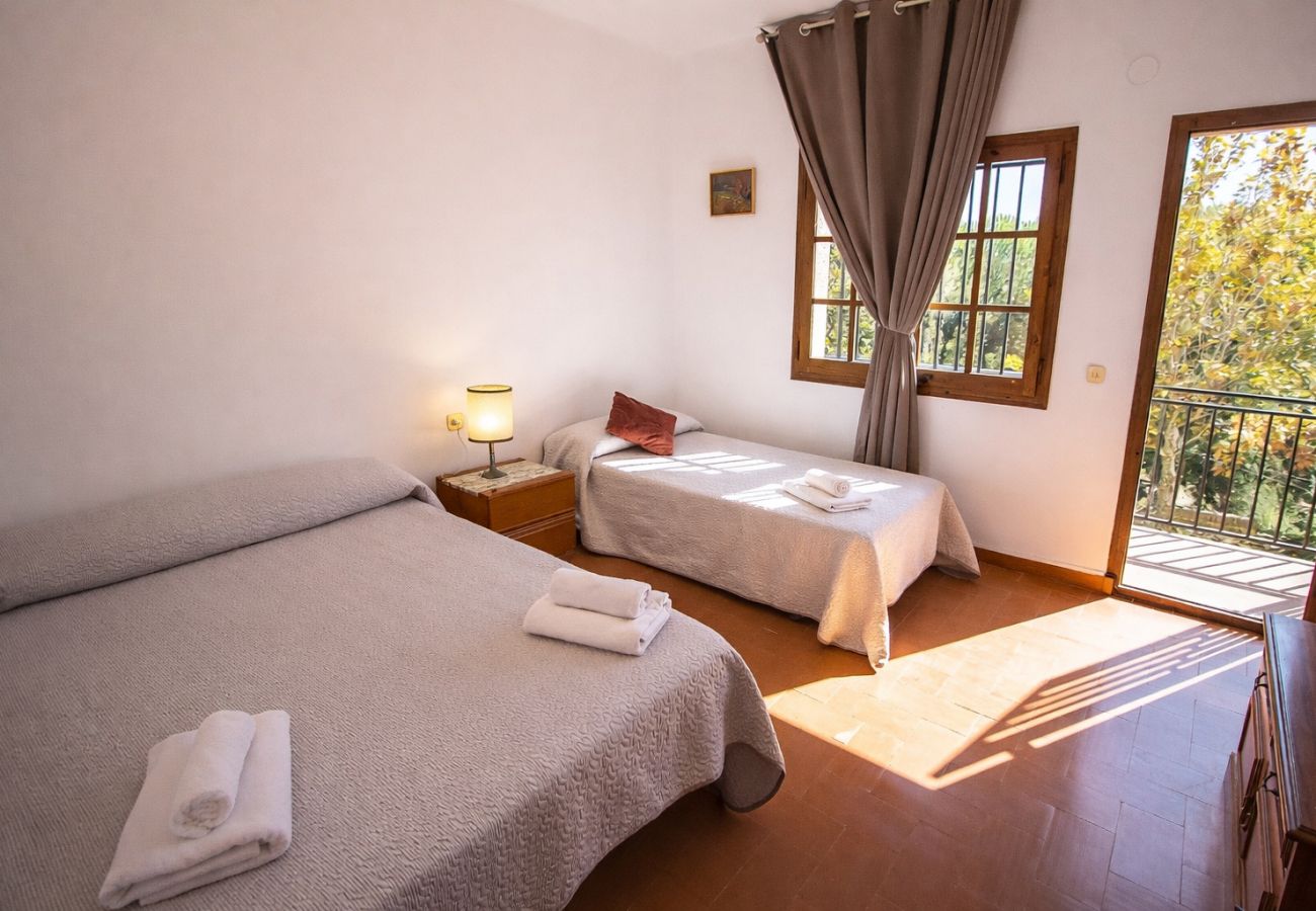 Villa in Gerona/Girona - Saucy Chateau for 24 pax - close to Blanes! 