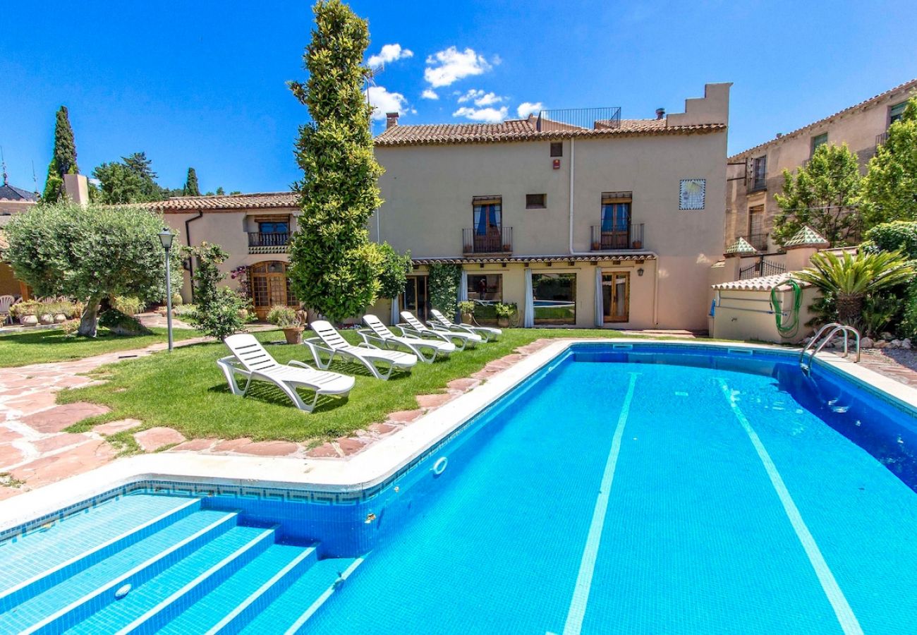 Villa in Castellar del Vallés - Village center (no car needed) 35km to Barcelona!