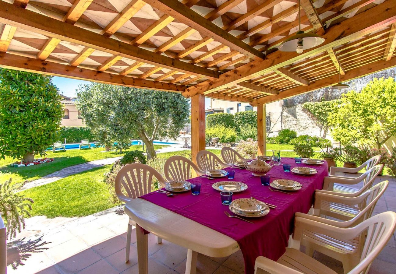 Villa in Castellar del Vallés - Village center (no car needed) 35km to Barcelona!