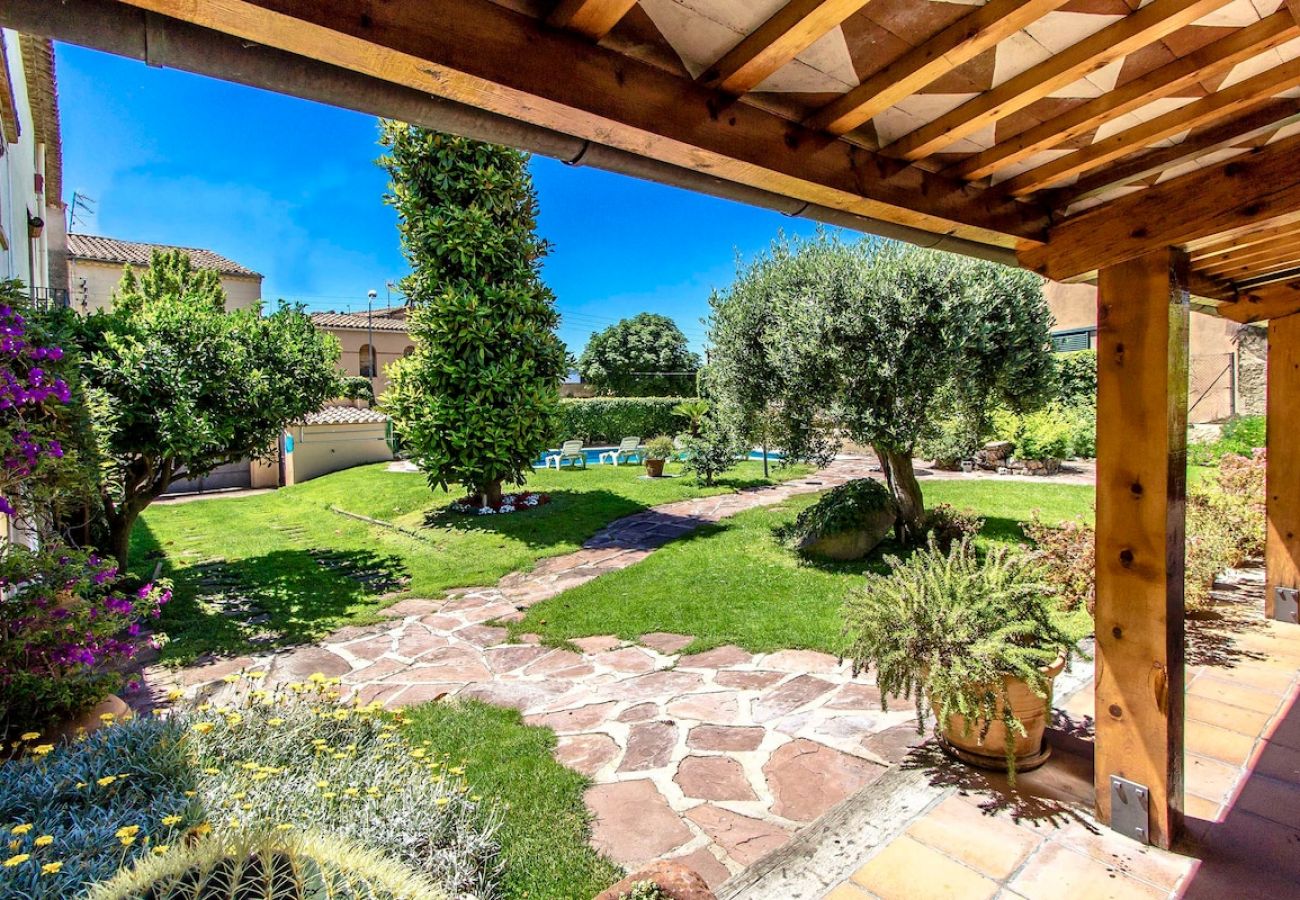 Villa in Castellar del Vallés - Village center (no car needed) 35km to Barcelona!