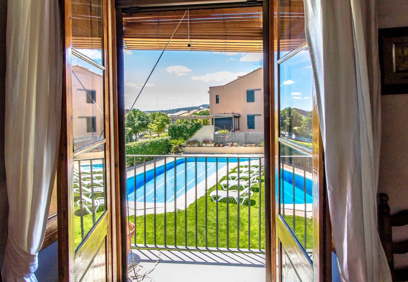 Villa in Castellar del Vallés - Village center (no car needed) 35km to Barcelona!