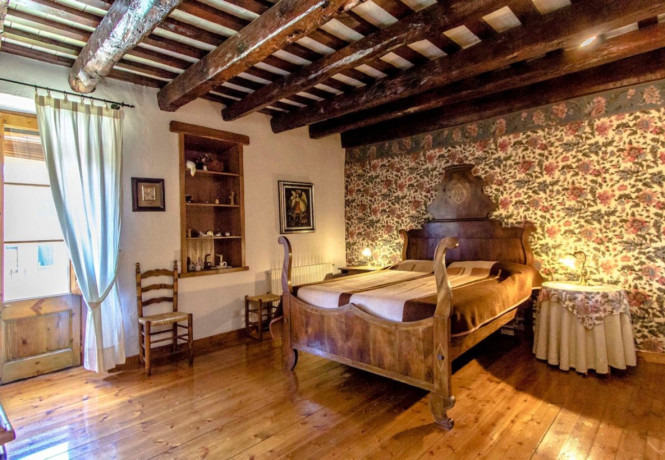 Villa in Castellar del Vallés - Village center (no car needed) 35km to Barcelona!