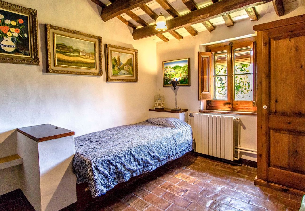 Villa in Castellar del Vallés - Village center (no car needed) 35km to Barcelona!