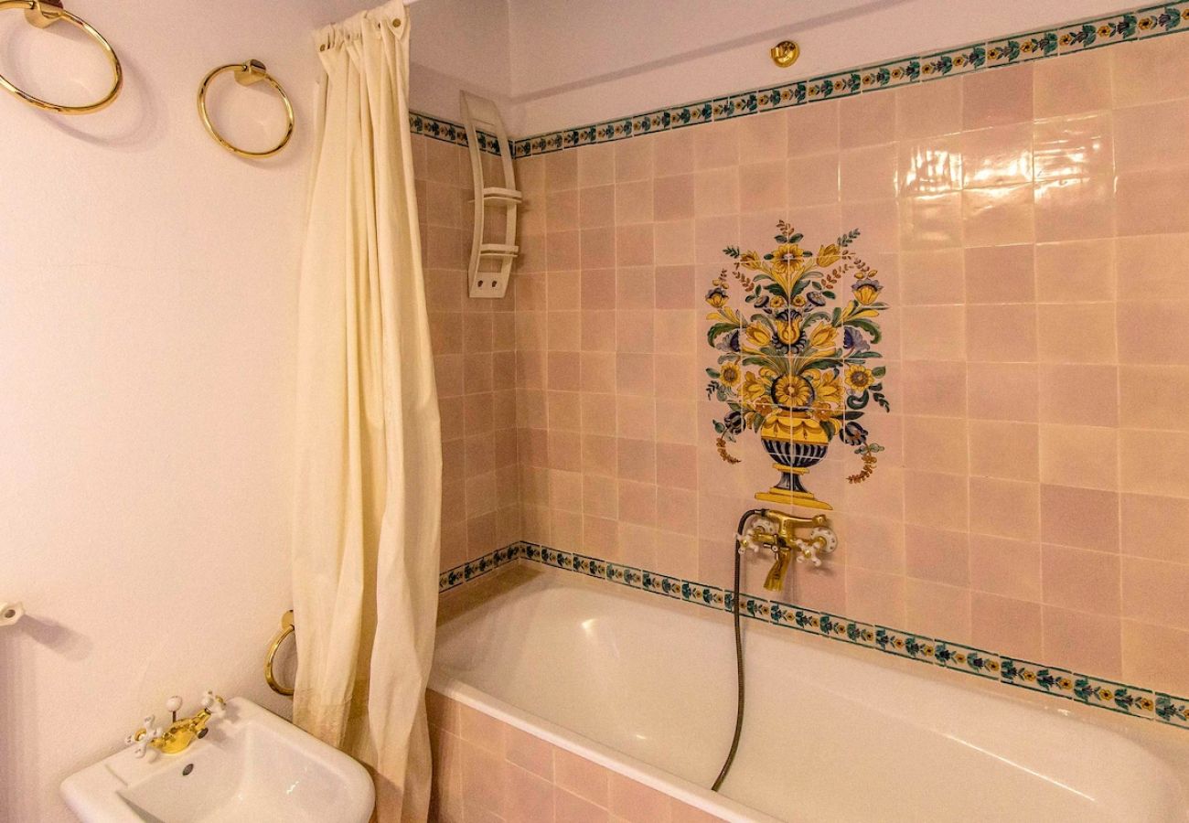 Villa in Castellar del Vallés - Village center (no car needed) 35km to Barcelona!